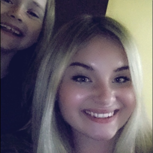 Meet your Posher, Hannah - Picture 1 of 1